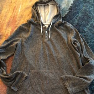 On the byas- Pullover hoodie medium